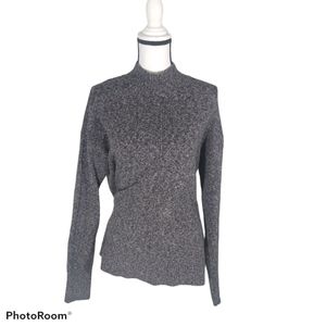 ❤️Tahari long sleeve side slit sweater small